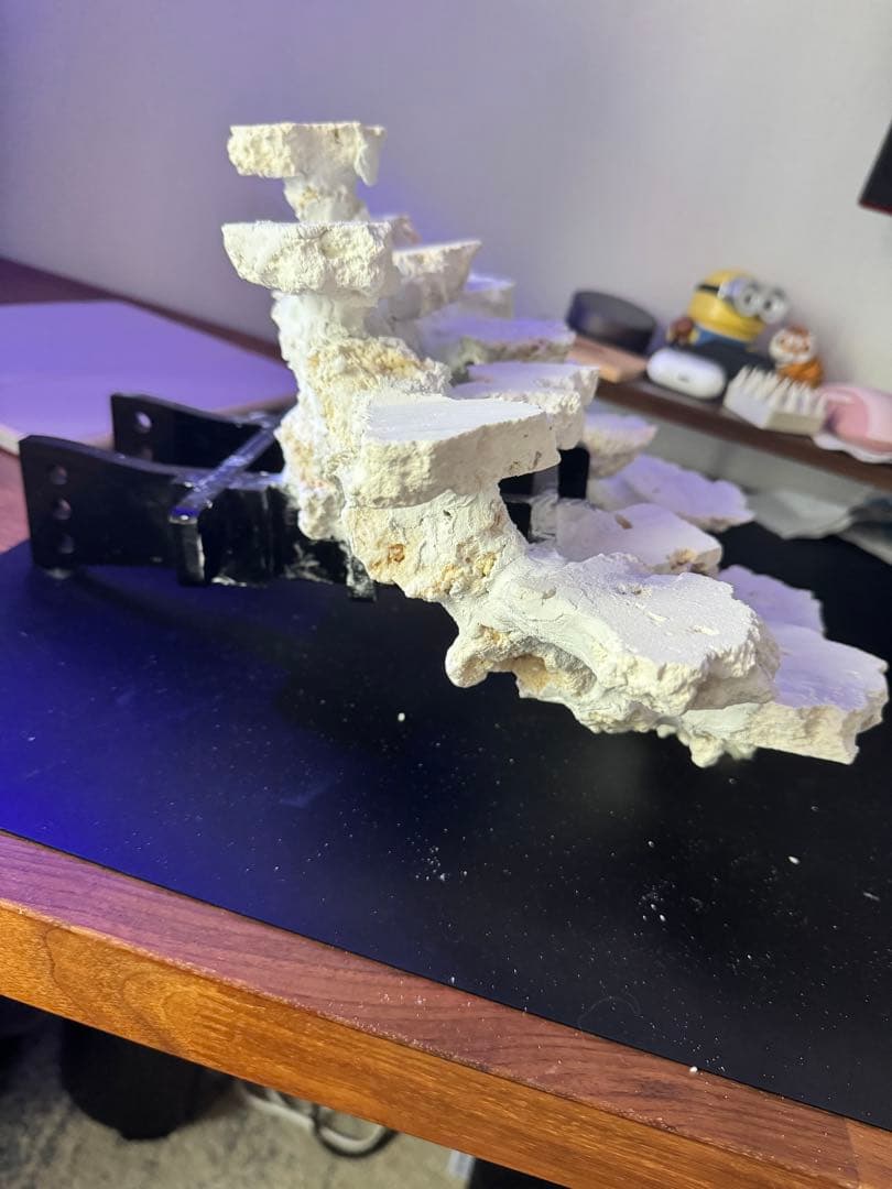 人工ライブロック白色 約5kg 吊り下げ風レイアウト