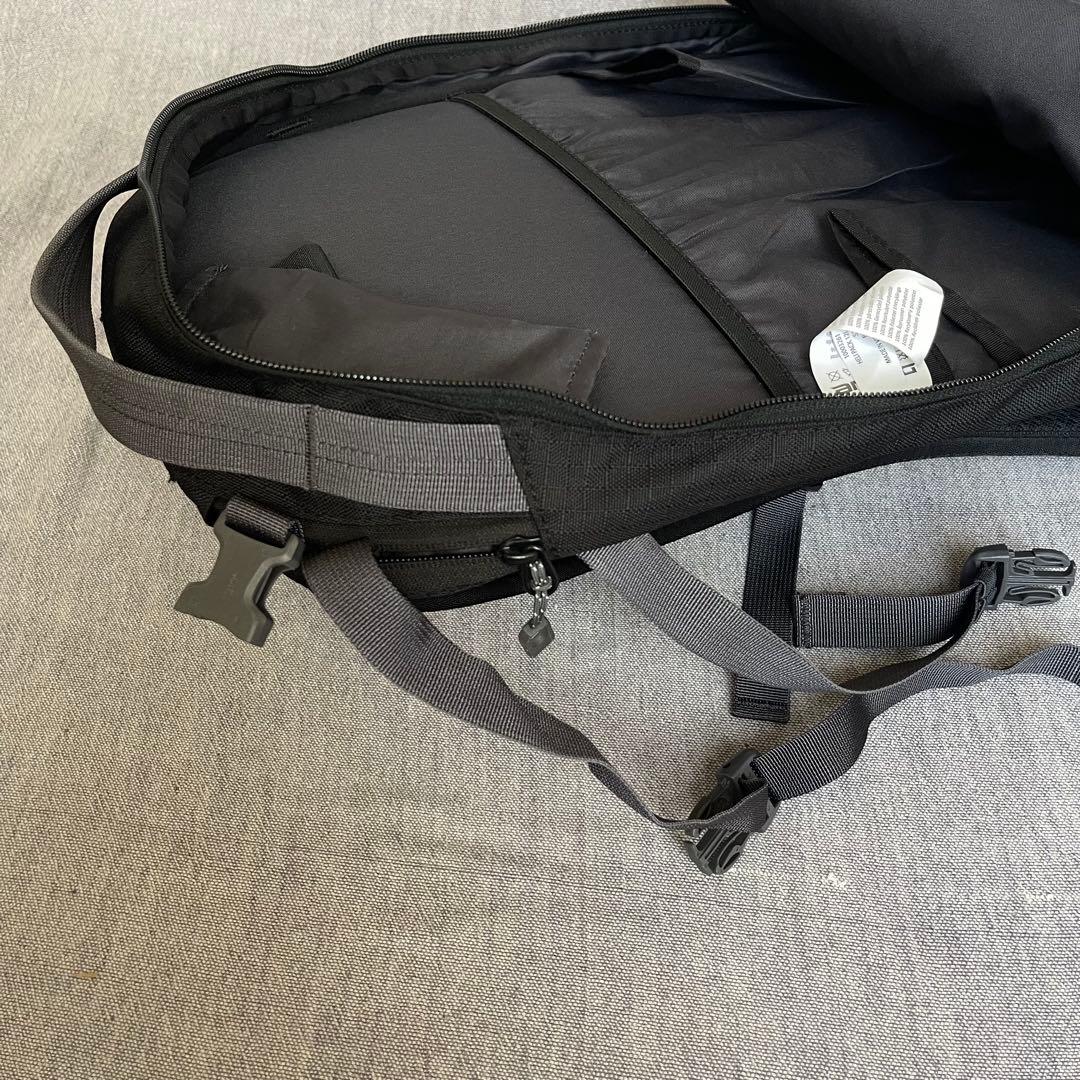 Dakine Heli Pack 12L ボード用バックパック 黒（新品同様）