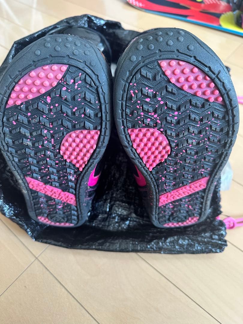 スノーボードブーツ(女性用) 黒/ピンク