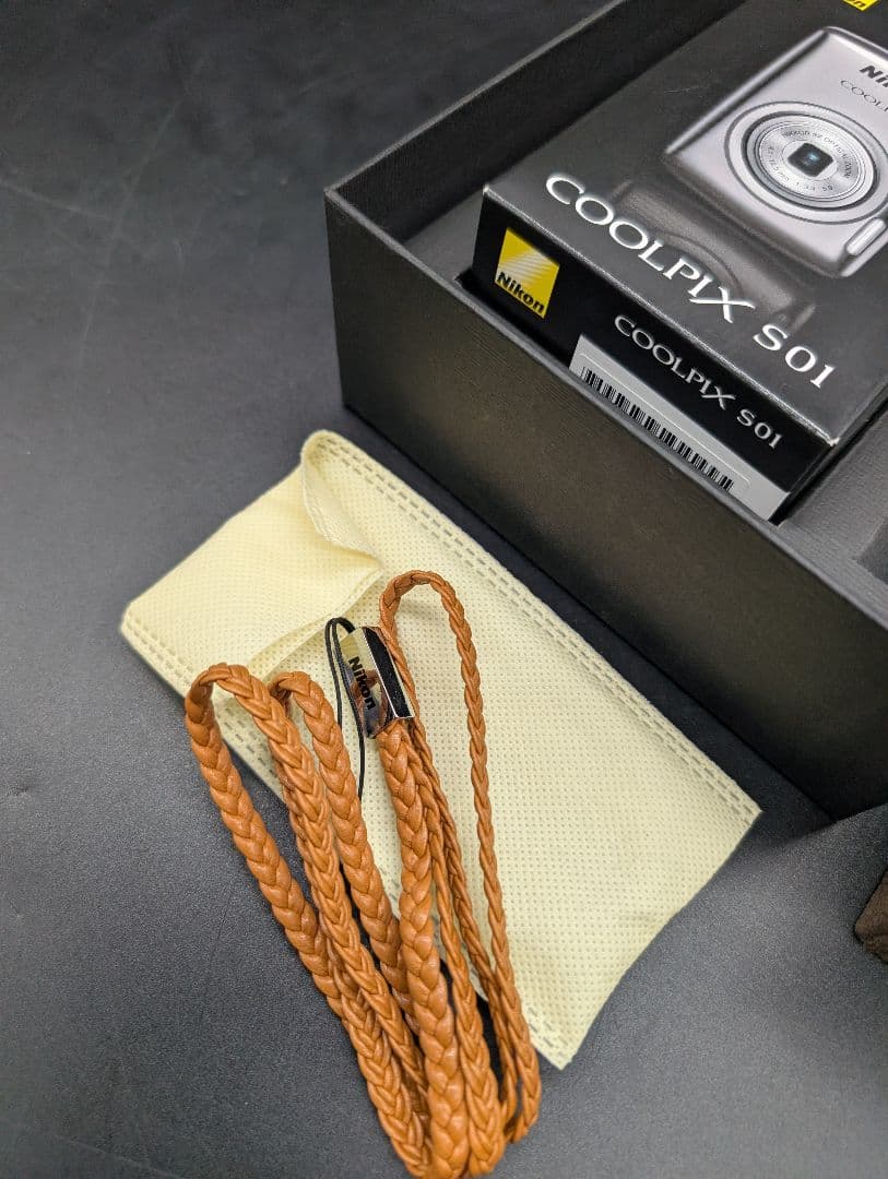 【未使用】Nikon COOLPIX S01 シルバー