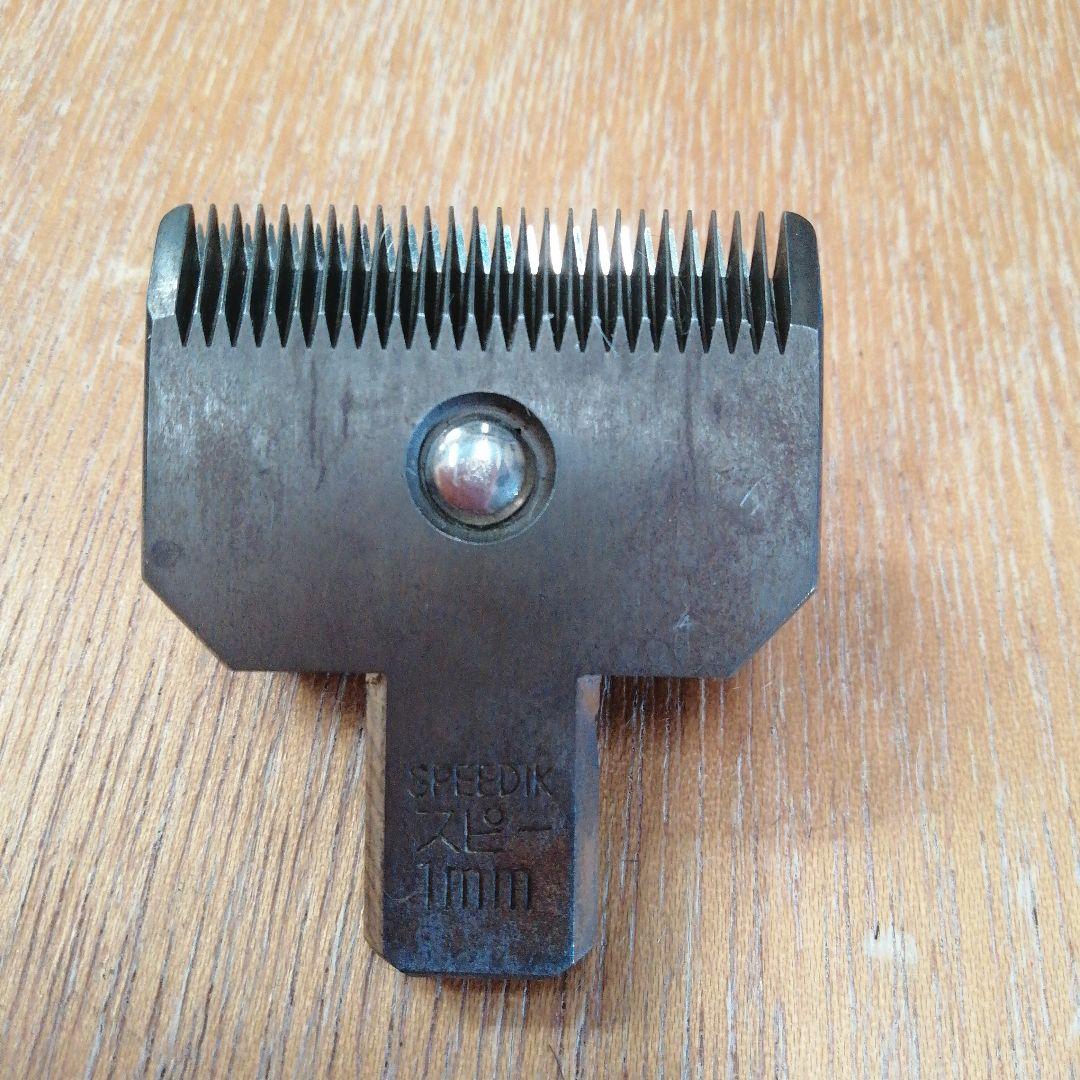 【ジャンク】バリカン用刃 8個セット＋欠けてるバリカン1個