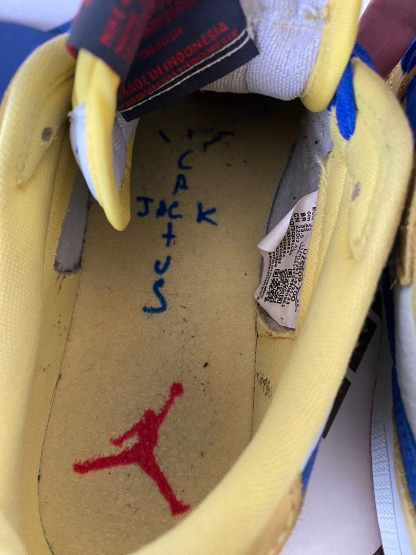 Travis Scott × Nike Air Jordan 1