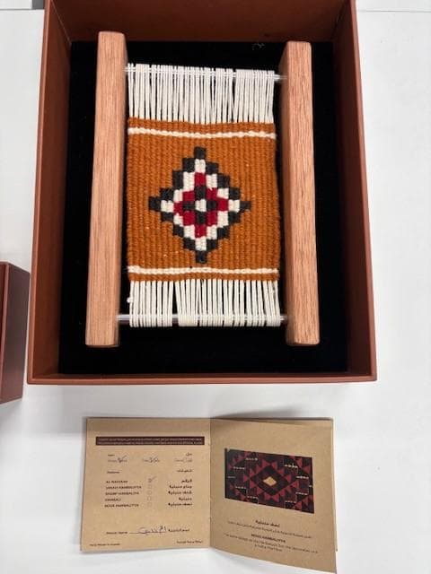 Z*y様 大阪万博　クウェート館セット　お茶のカップセット＆伝統刺繍のミニタペス