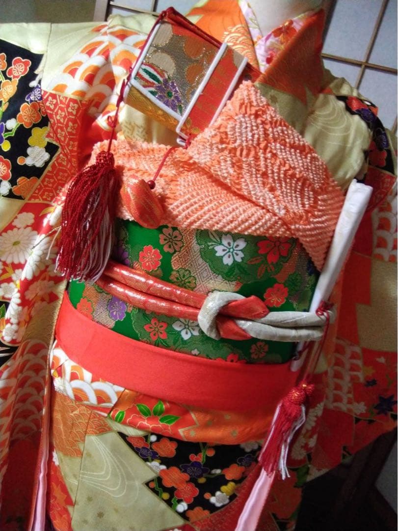 ichiyo です。7歳向け・正絹・お着物のセット・目立たない汚れあり