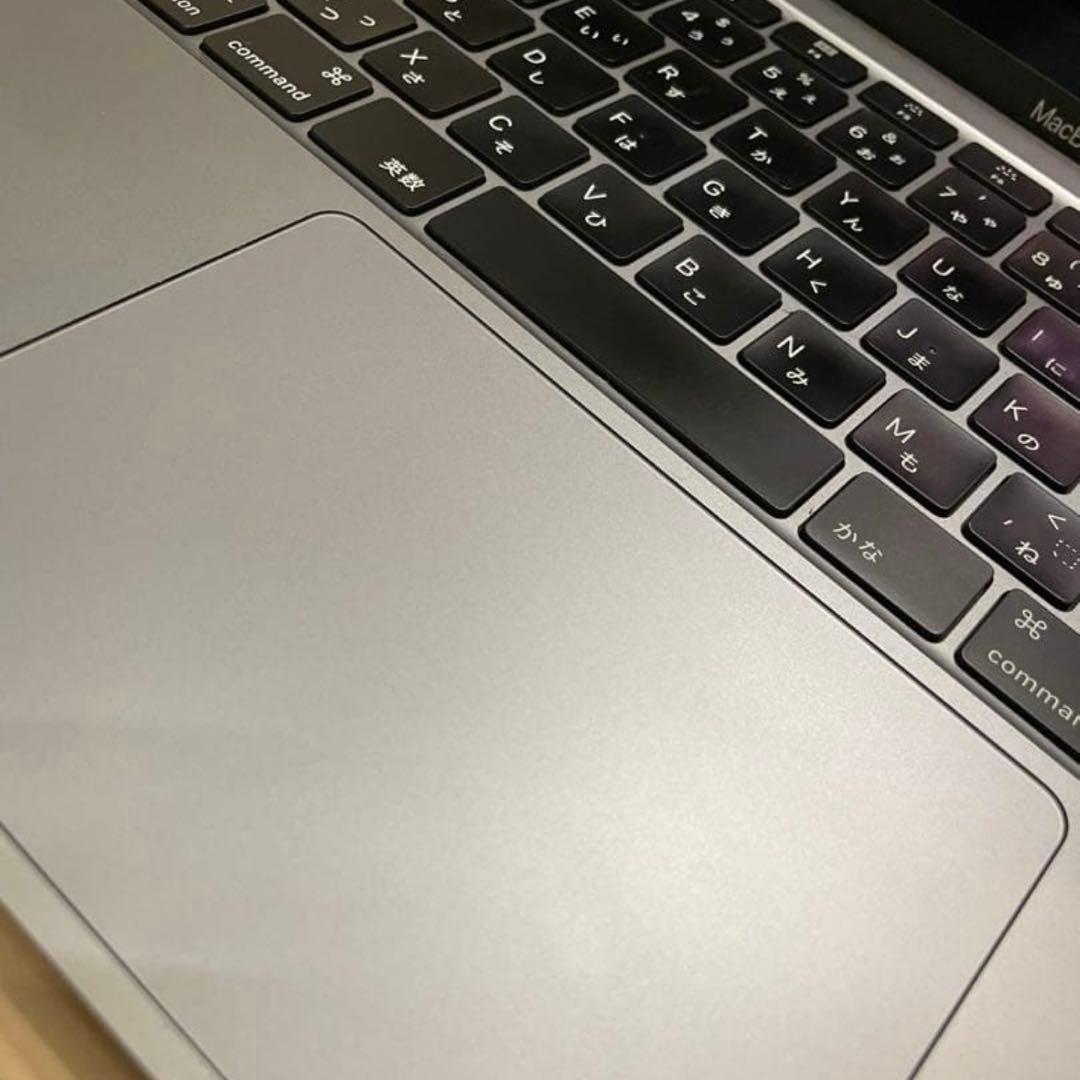 MacBook Air 2020年モデル　8GB 充電ケーブルつき