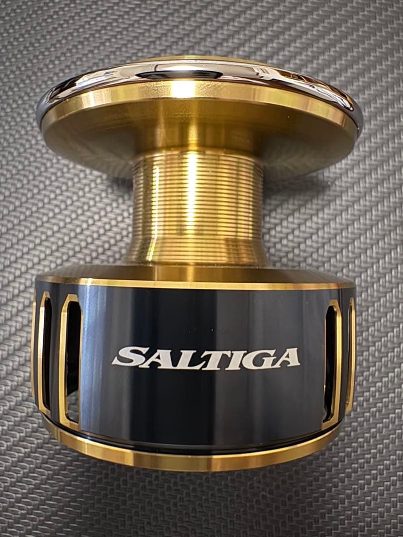 【新品未使用】25SALTIGA 14000 スプール+ドラグノブ
