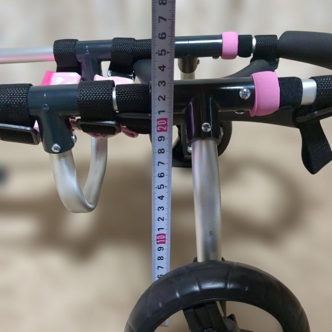 ワンちゃん4輪　リハビリ　食事補助　犬用車椅子　介護補助　犬の歩行器