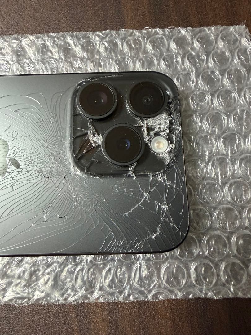 iPhone 15 Pro 256GB 割れあり 動作確認済み