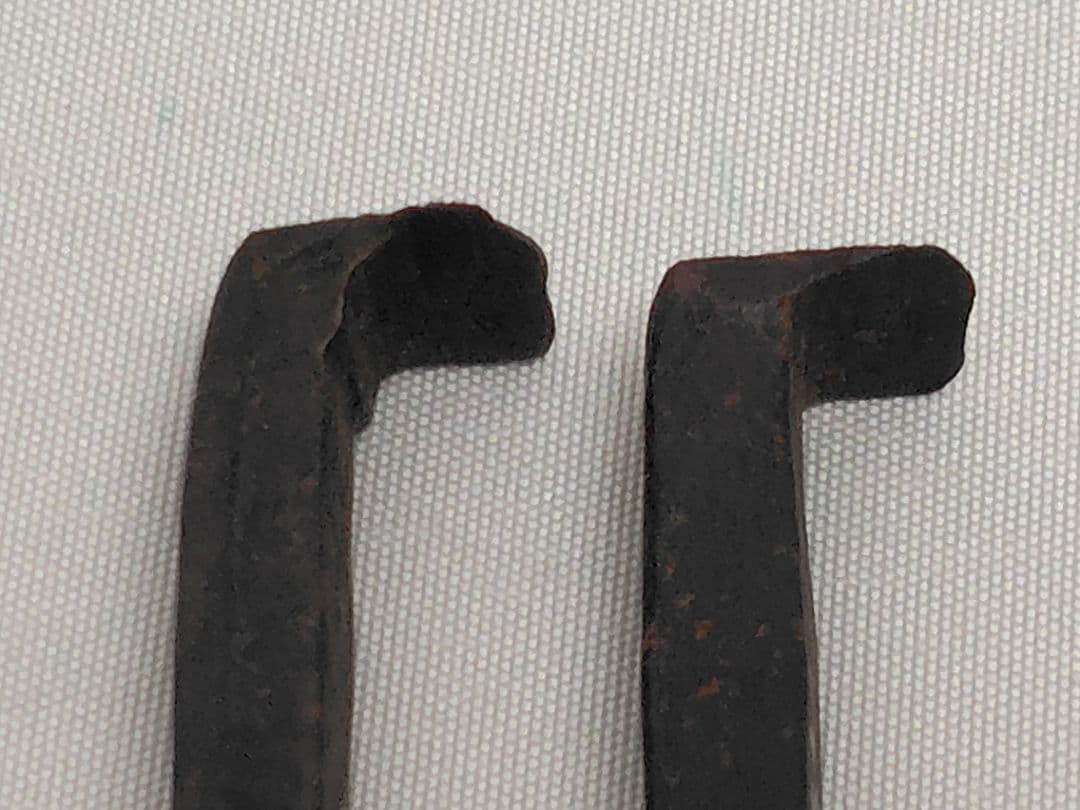 D010 肥後象嵌 光助作 熊本城瓦釘型 御火箸 茶道具 共箱に朱印あり 骨董