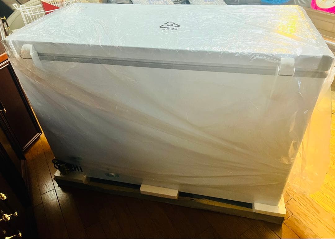 【新品】業務用　冷凍庫　266L ノンフロン