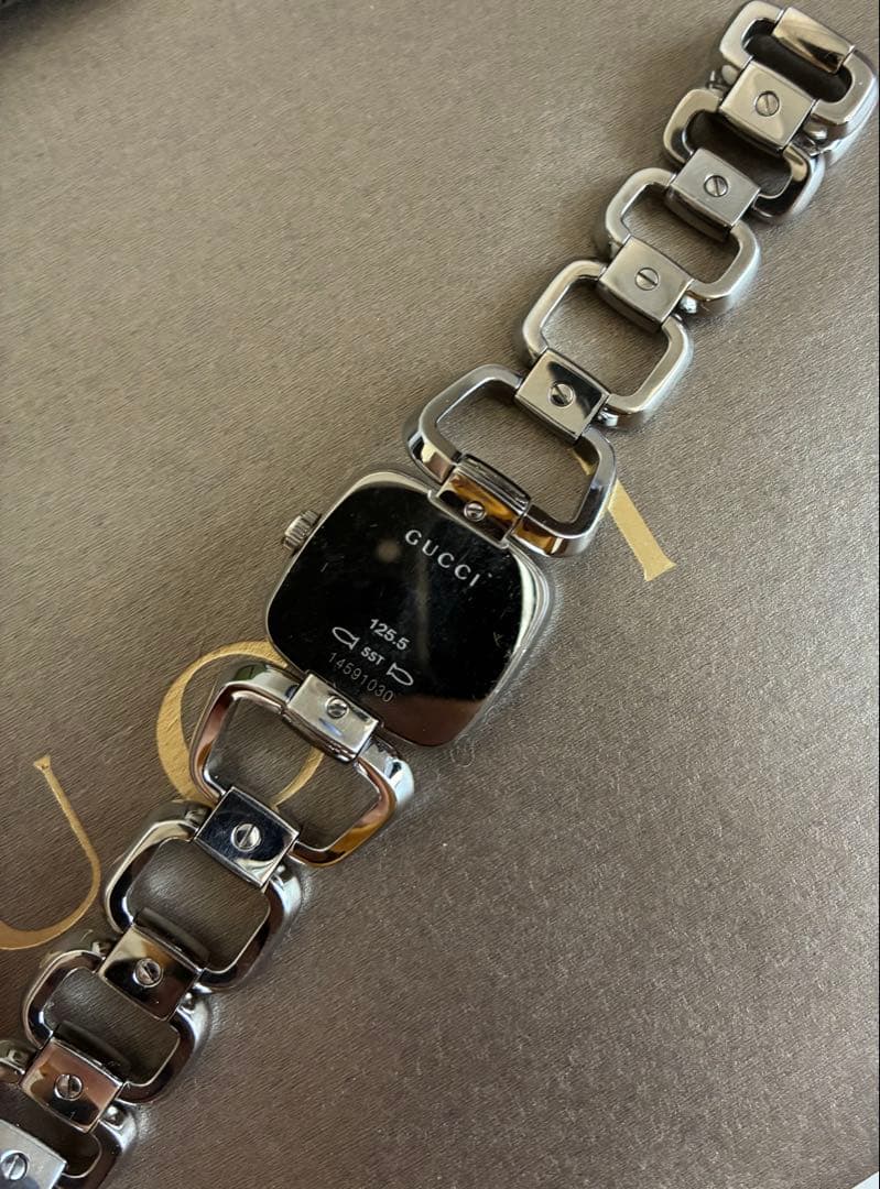 ピンクの猫 GUCCI 時計　Gコレクション　ダイヤ