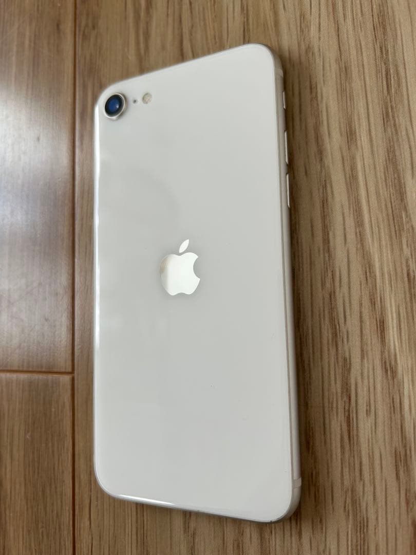 iPhone SE (第3世代) ホワイト 本体&HUKUROケース&ストラップ