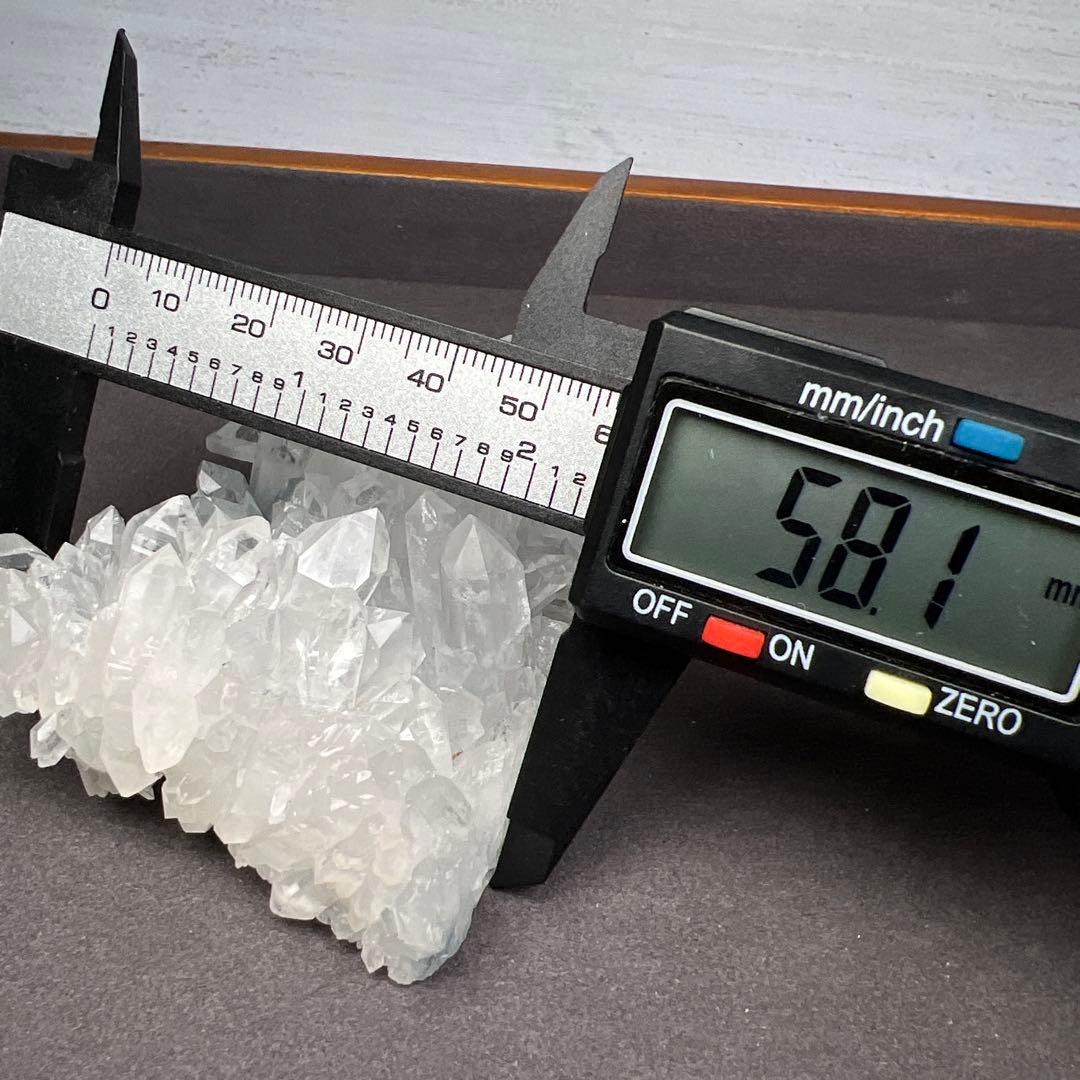 天然石　ブルーラビットヘア　クラスター　161グラム　台座付き