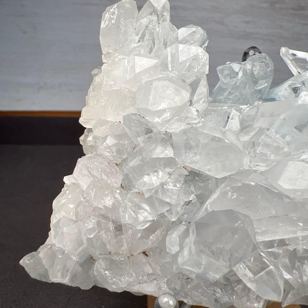 天然石　ブルーラビットヘア　クラスター　161グラム　台座付き