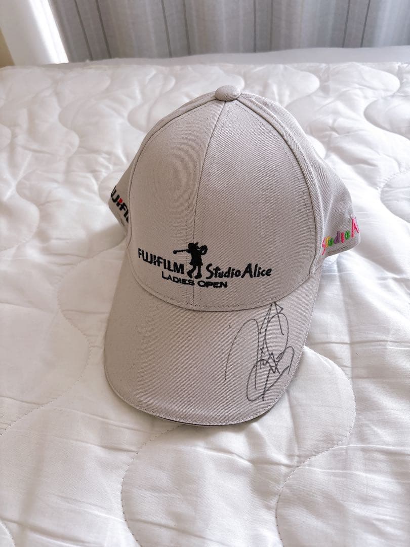 FUJIFILM Studio Alice Ladies サイン入りキャップ