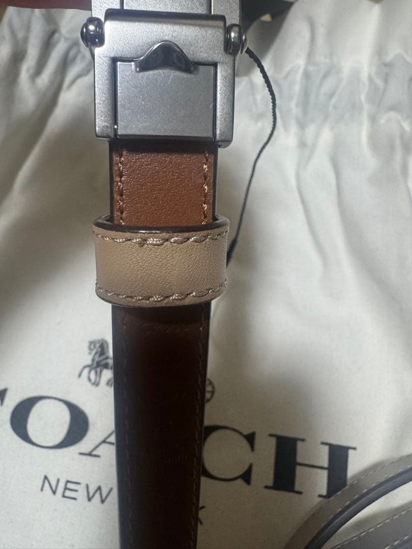 新品COACH リバーシブルベルト保存袋付き