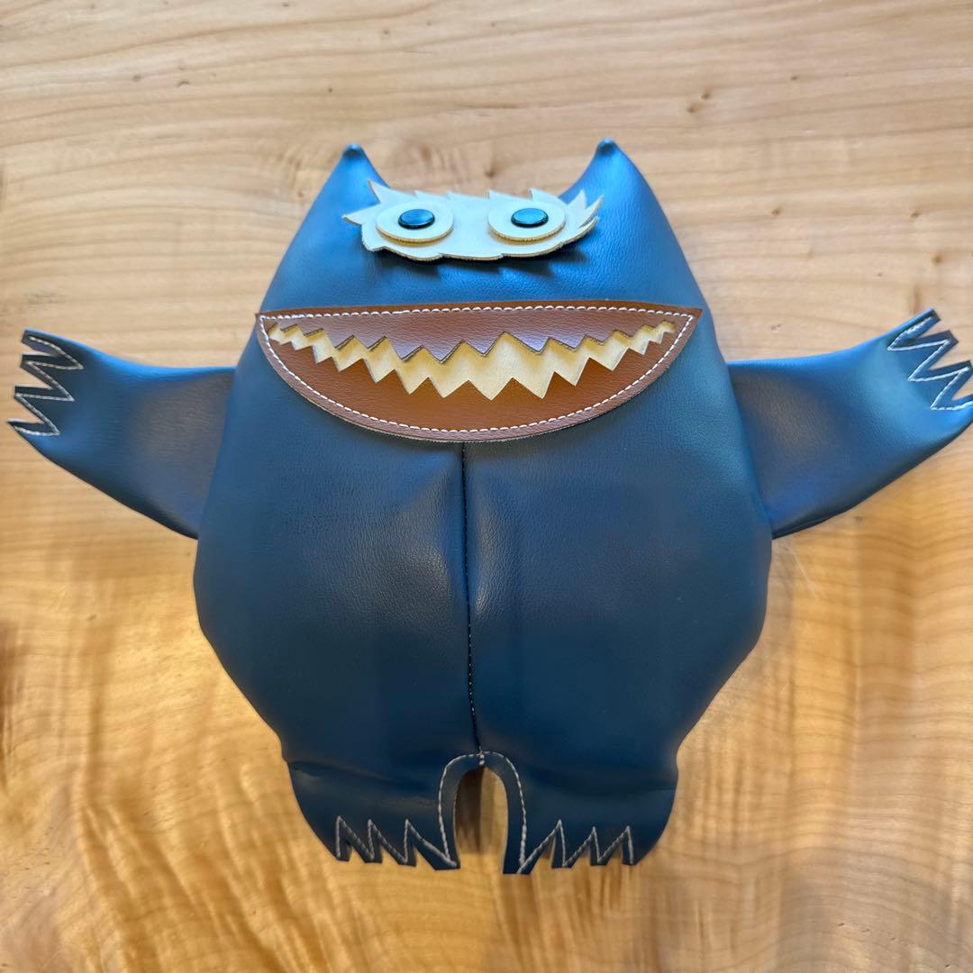 青いレザー製モンスター雑貨　NAUGAHYDE