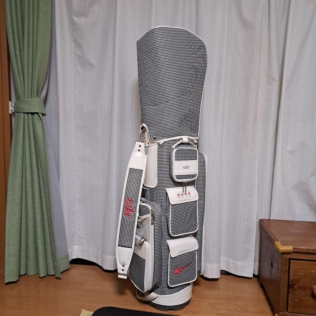 ナイキキャディバック、フード付き、8.5インチ。美品！