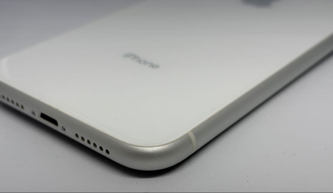 iPhone XR128GB白★美品★SIMフリー電池89% 元箱+新品フィルム