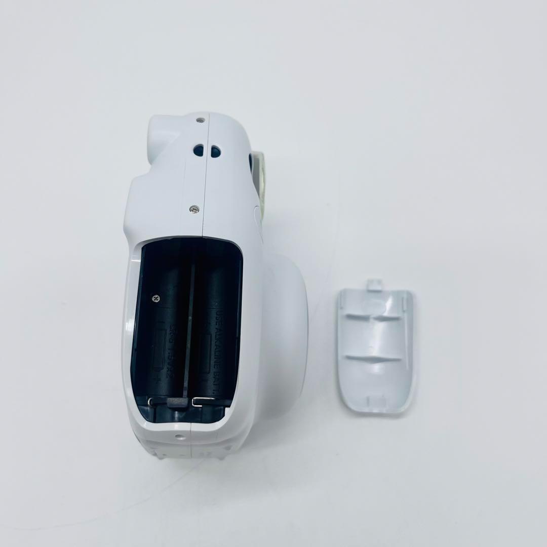 instax mini 11 チェキ　ホワイト　カメラ
