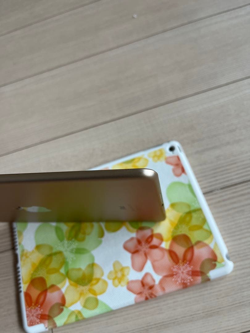 ⭐️ 美品 iPad Air 2 64GBゴールドdocomoバッテリー86%良好