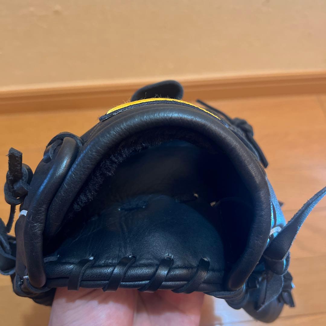 一般軟式用投手用グローブ