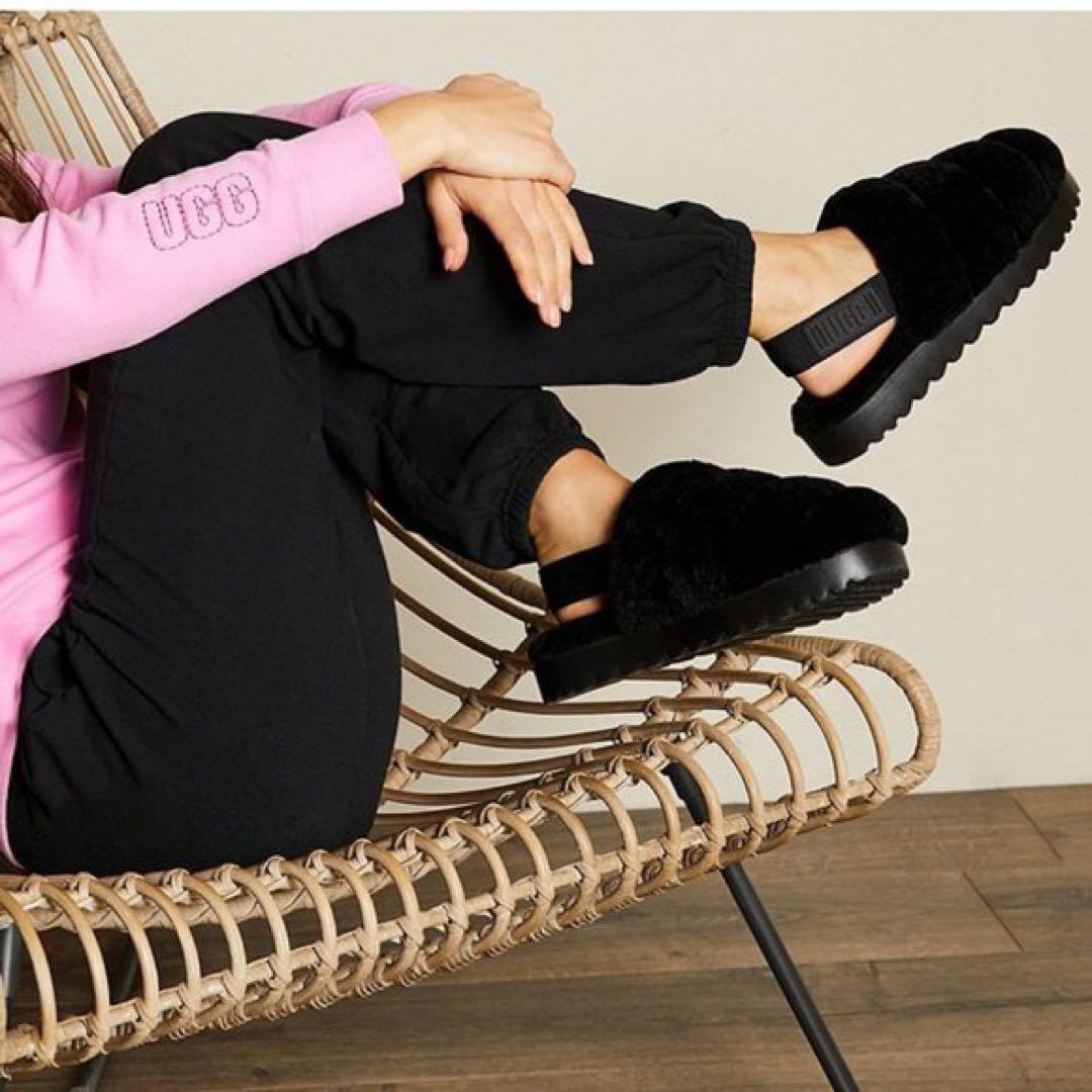 美品✨ UGG アグ スーパーフラッフ ブラック 24.0