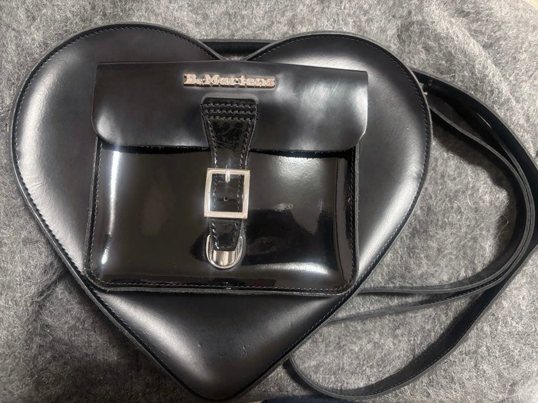 Dr. Martens ハートバッグ ブラック