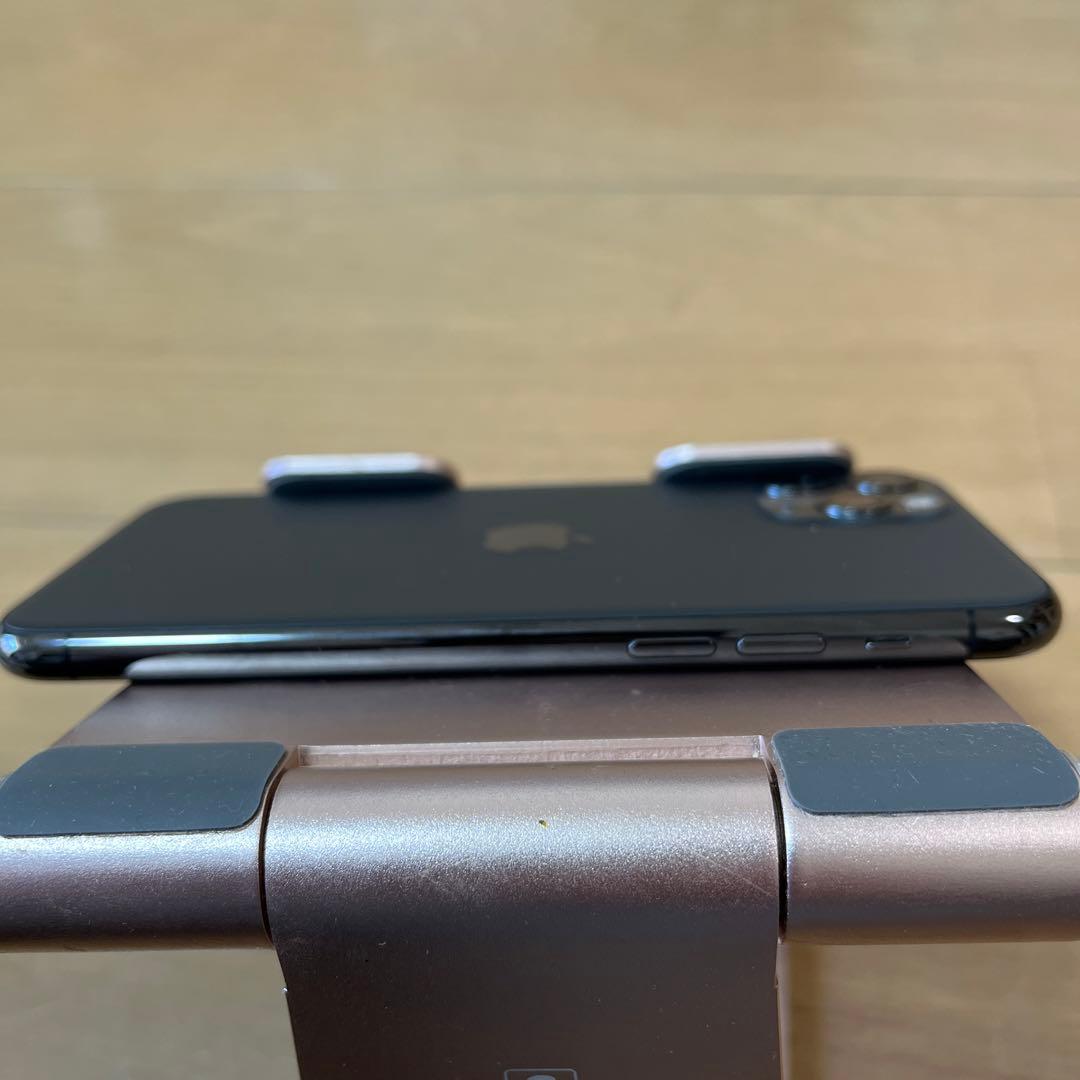 新品ケース付！超美品！iPhone11 pro 256GB SIMフリー