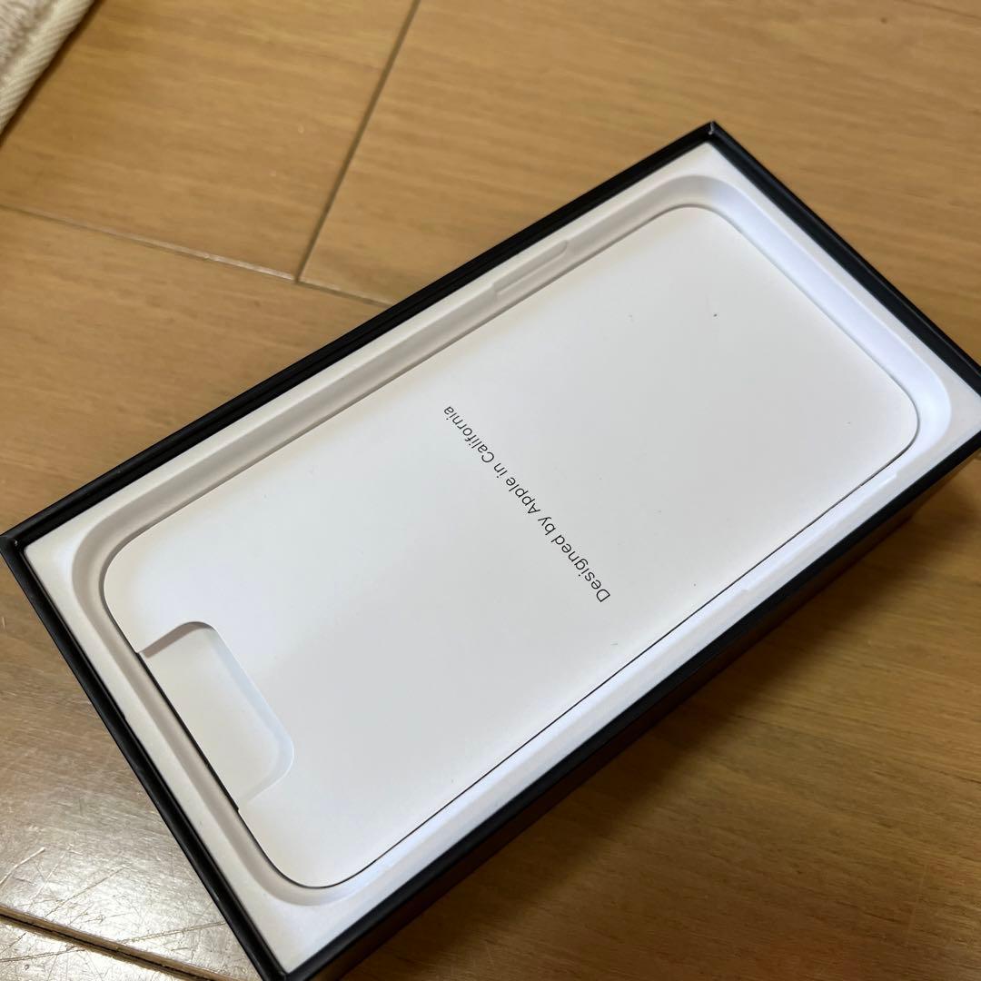 新品ケース付！超美品！iPhone11 pro 256GB SIMフリー