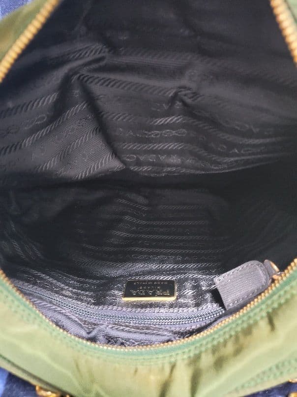 PRADA グリーン キルティング ショルダーバッグ