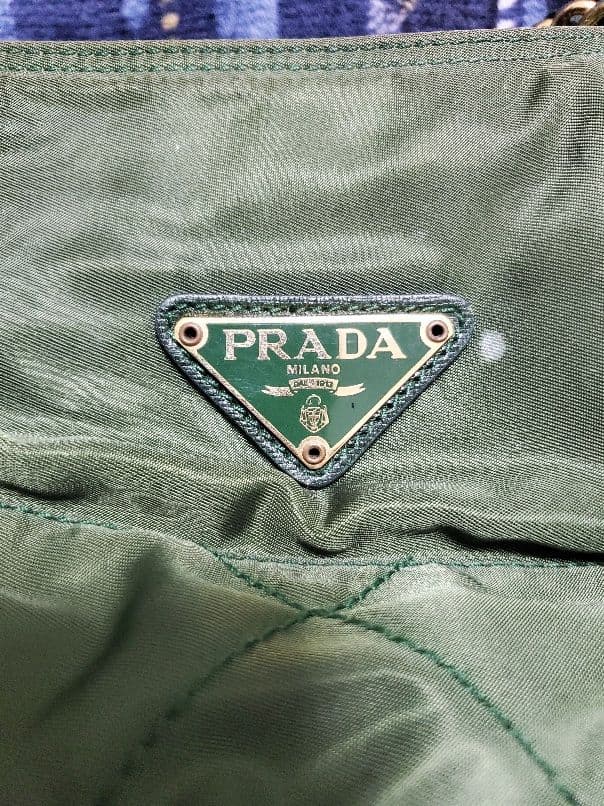 PRADA グリーン キルティング ショルダーバッグ