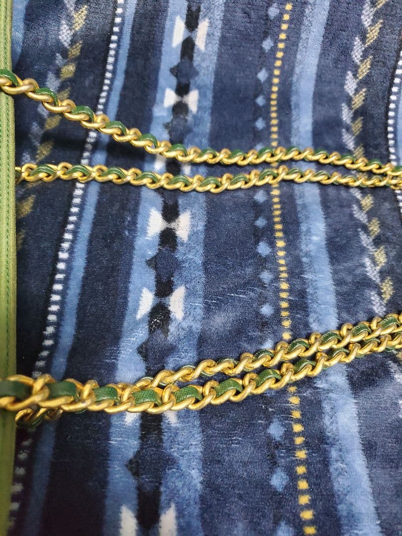 PRADA グリーン キルティング ショルダーバッグ