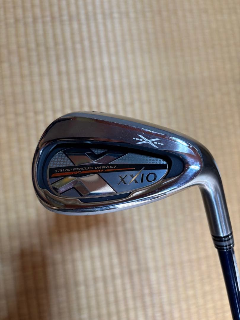 【新品同様】ゼクシオ10アイアン カーボンシャフトR 6〜S 7本セット