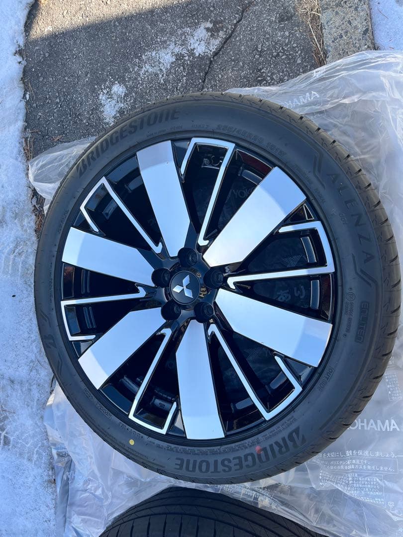 アウトランダーPHEV 純正20インチタイヤホイールセット　納車すぐに交換