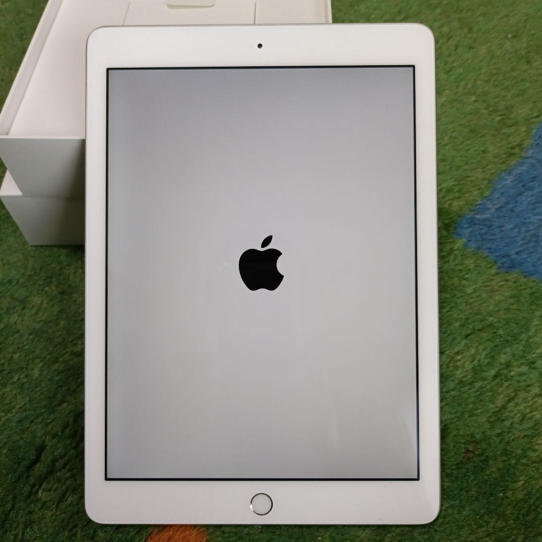 iPad本体 Apple iPad (6th Generation) 32GB Wi-Fi
