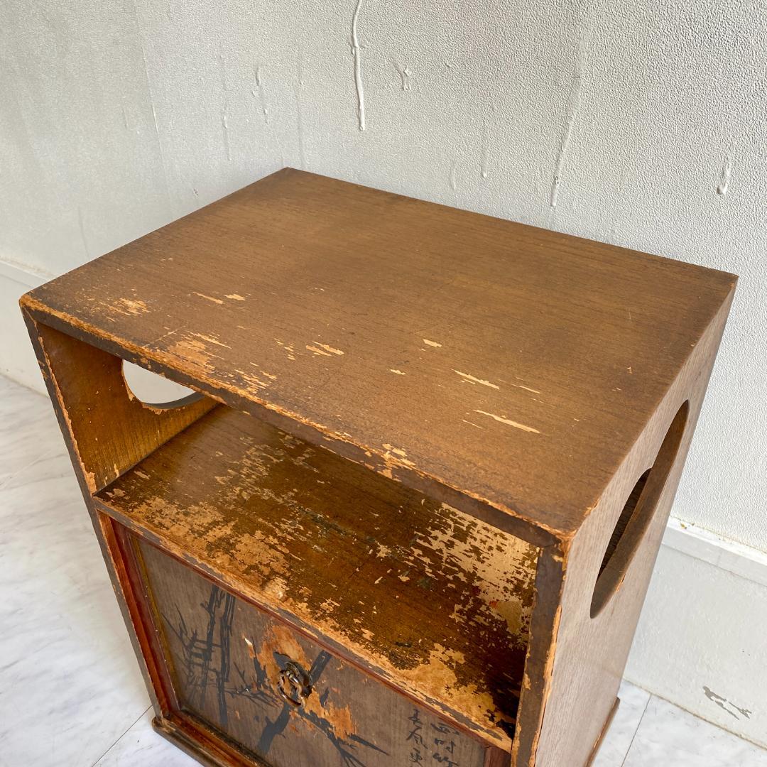 昭和レトロ 木製 飾り棚 小引き戸 竹絵 和風 キャビネット 花台 古道具