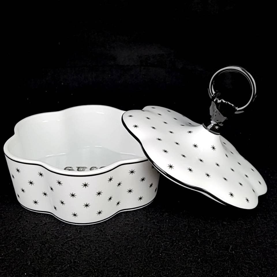 ◎未使用級◎グッチ　リチャードジノリ　コウモリ　小物入れ　箱つき