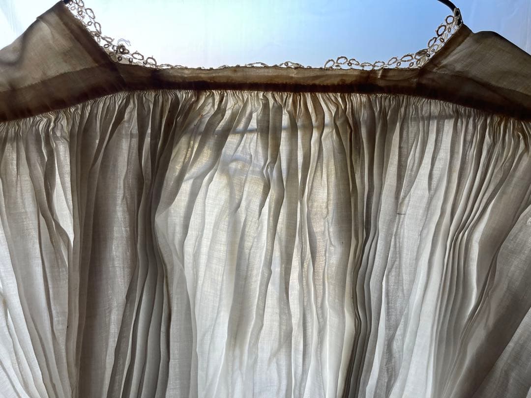 フランスアンティーク　教会神父さん聖歌隊コーラスのブラウス　リネンシャツ　レース