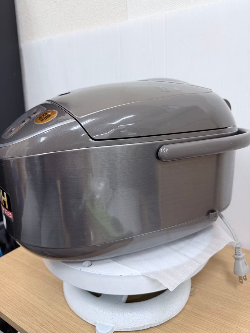 春ママZOJIRUSHI 象印 IH炊飯器 NP-VA18