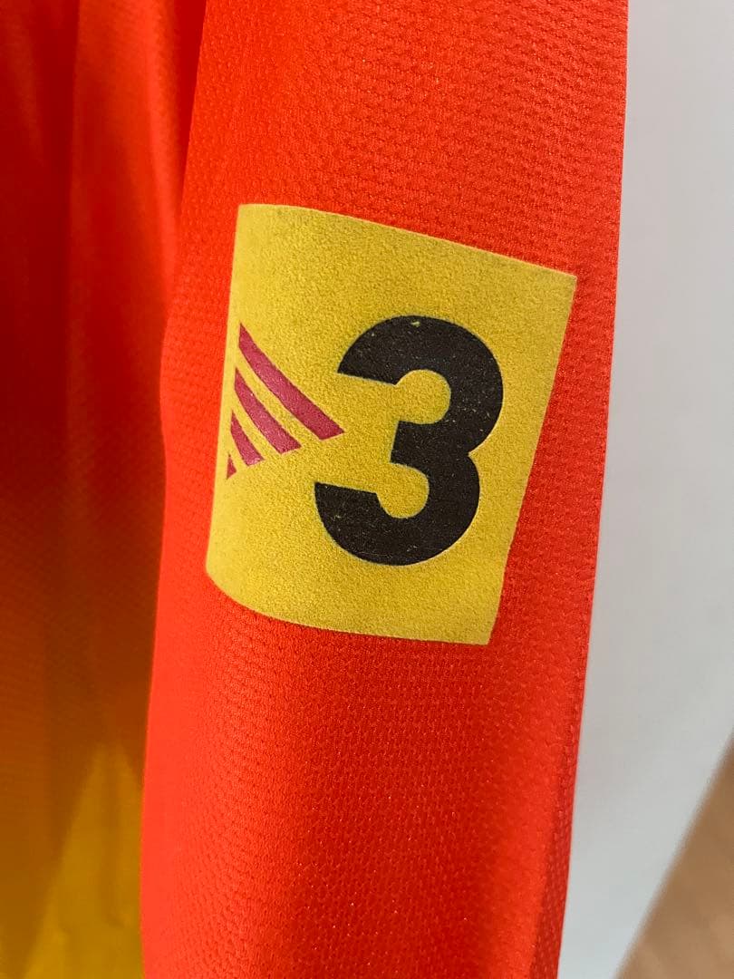 サッカー　NIKE バルセロナ メッシ 　ユニフォーム　未使用、タグ付き　長袖