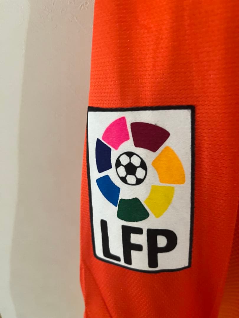 サッカー　NIKE バルセロナ メッシ 　ユニフォーム　未使用、タグ付き　長袖