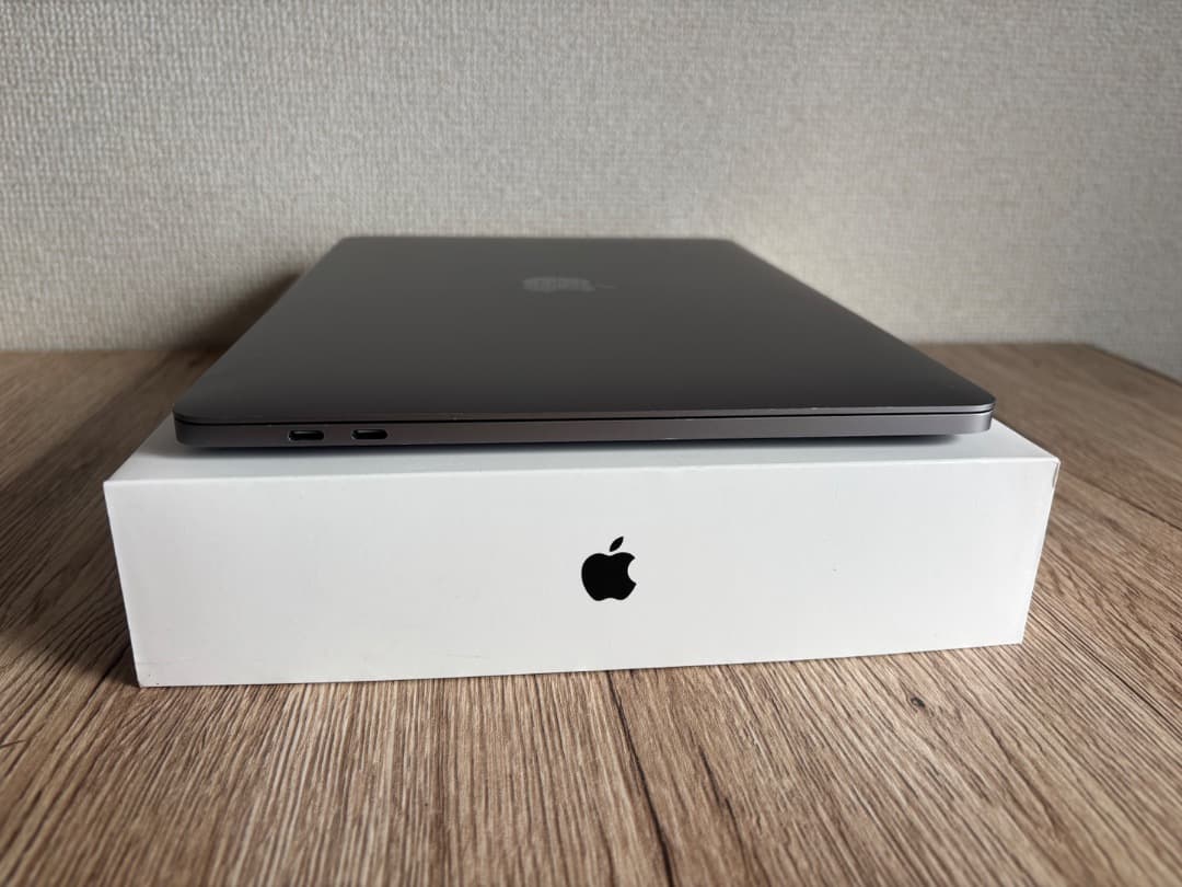 【送料無料】Macbook Pro 2019 13インチ USキーボード