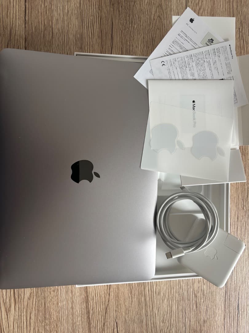 【送料無料】Macbook Pro 2019 13インチ USキーボード