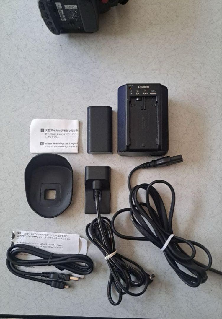 Canon ビデオカメラ本体 100倍ズーム 3ccd GL2 ジャンク品