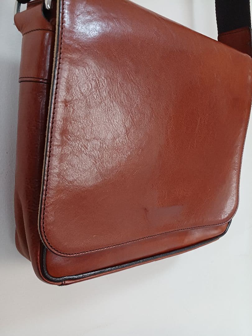 美品 ココマイスターマットーネマルチショルダーバッグ　ブラウン