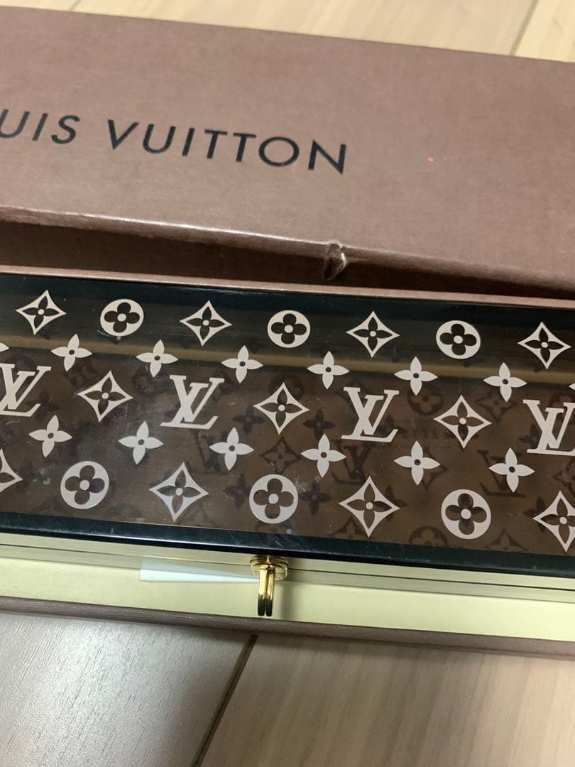 ルイヴィトン　物入れ箱 箸！ なかのはしが欲しい