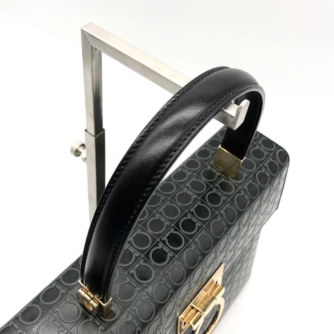 ✨美品・付属品完備✨フェラガモ ハンドバッグ 2way ガンチーニ 総柄 レザー