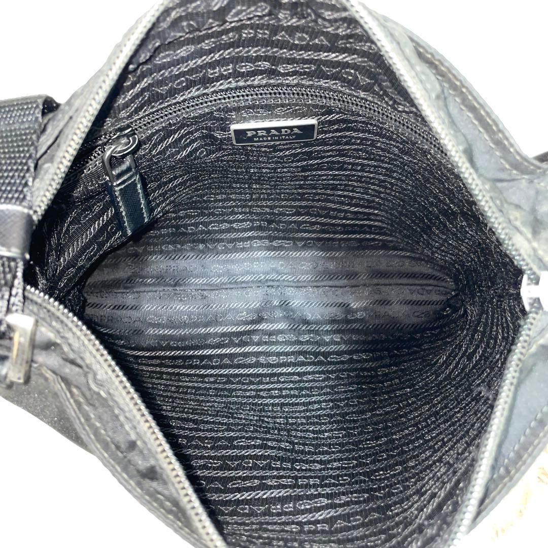 【良品】PRADA プラダ　ショルダーバッグ　サコッシュ　ナイロン　ブラック　黒