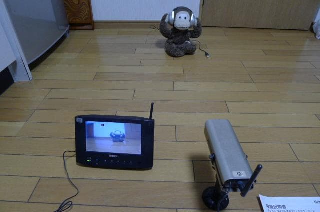 Uniden ワイヤレス監視カメラ　WCM70000　カメラ２台　モニター２台